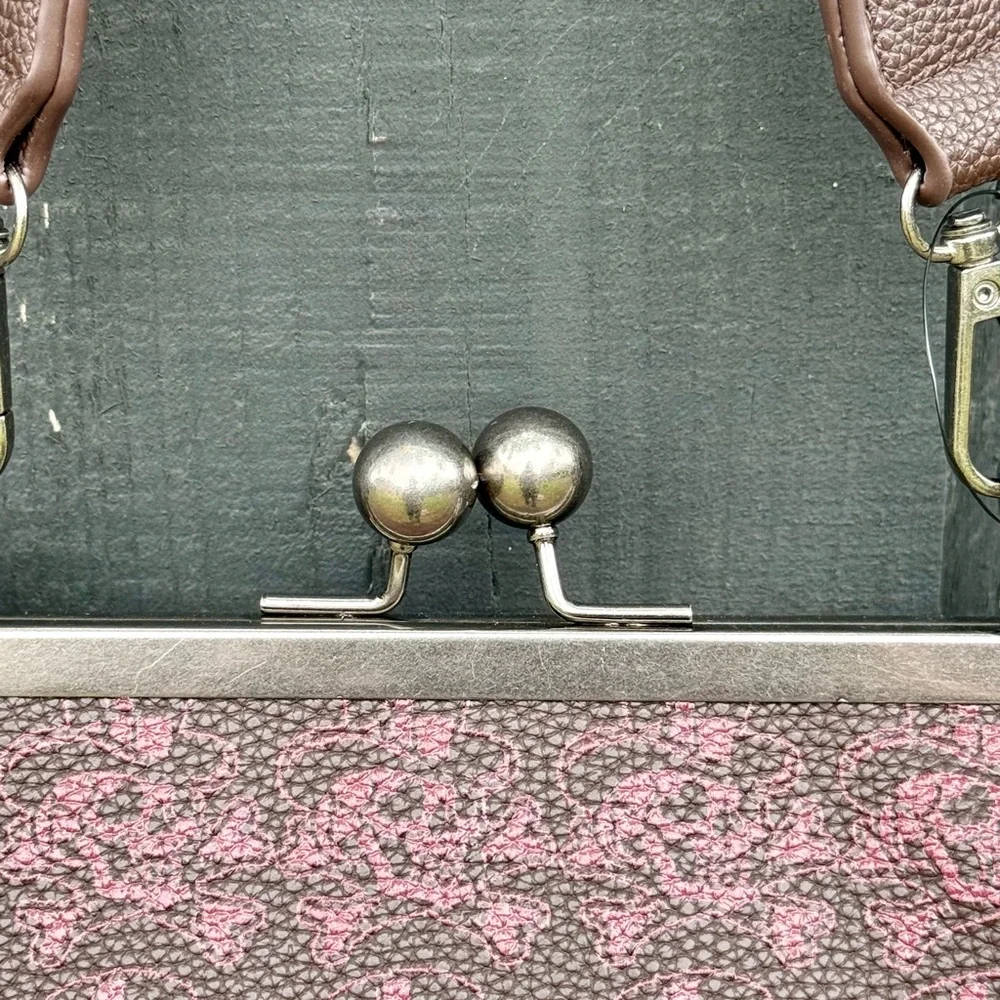 NWT ED HARDY KISS LOCK CLASP TIGER RHINESTONES FAUX LEATHER *Free Ship* - Picture 5 of 10